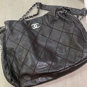 Chanel Expandable zip around tote quilted leather